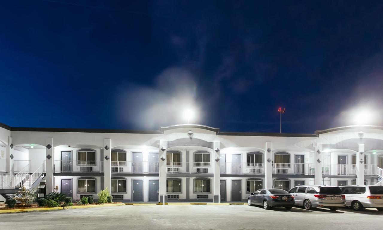 Space City Inn Хьюстон Экстерьер фото