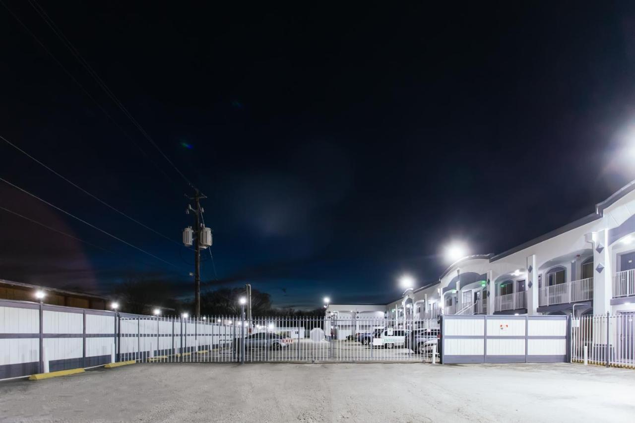 Space City Inn Хьюстон Экстерьер фото